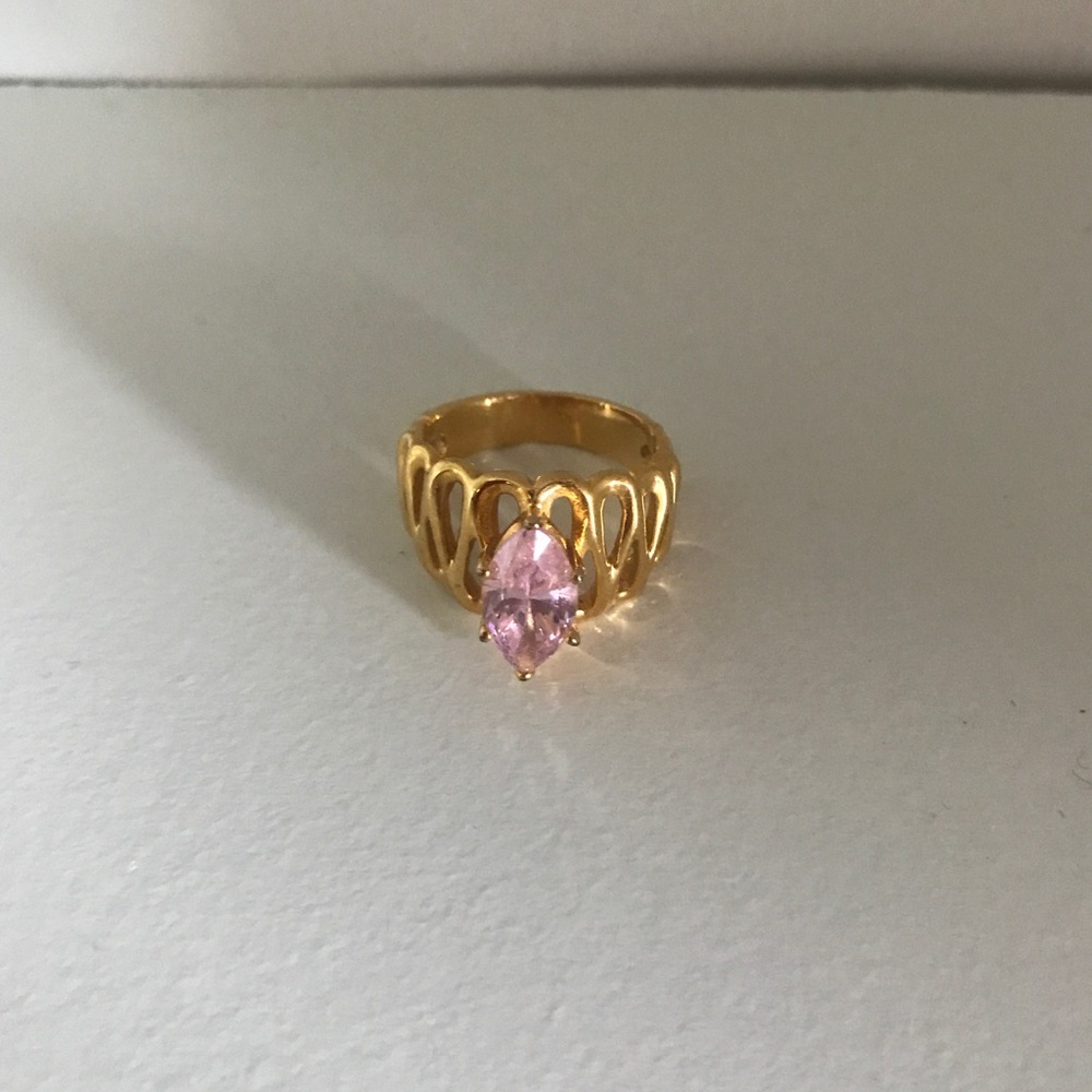 Gold Ring with Pink Diamond